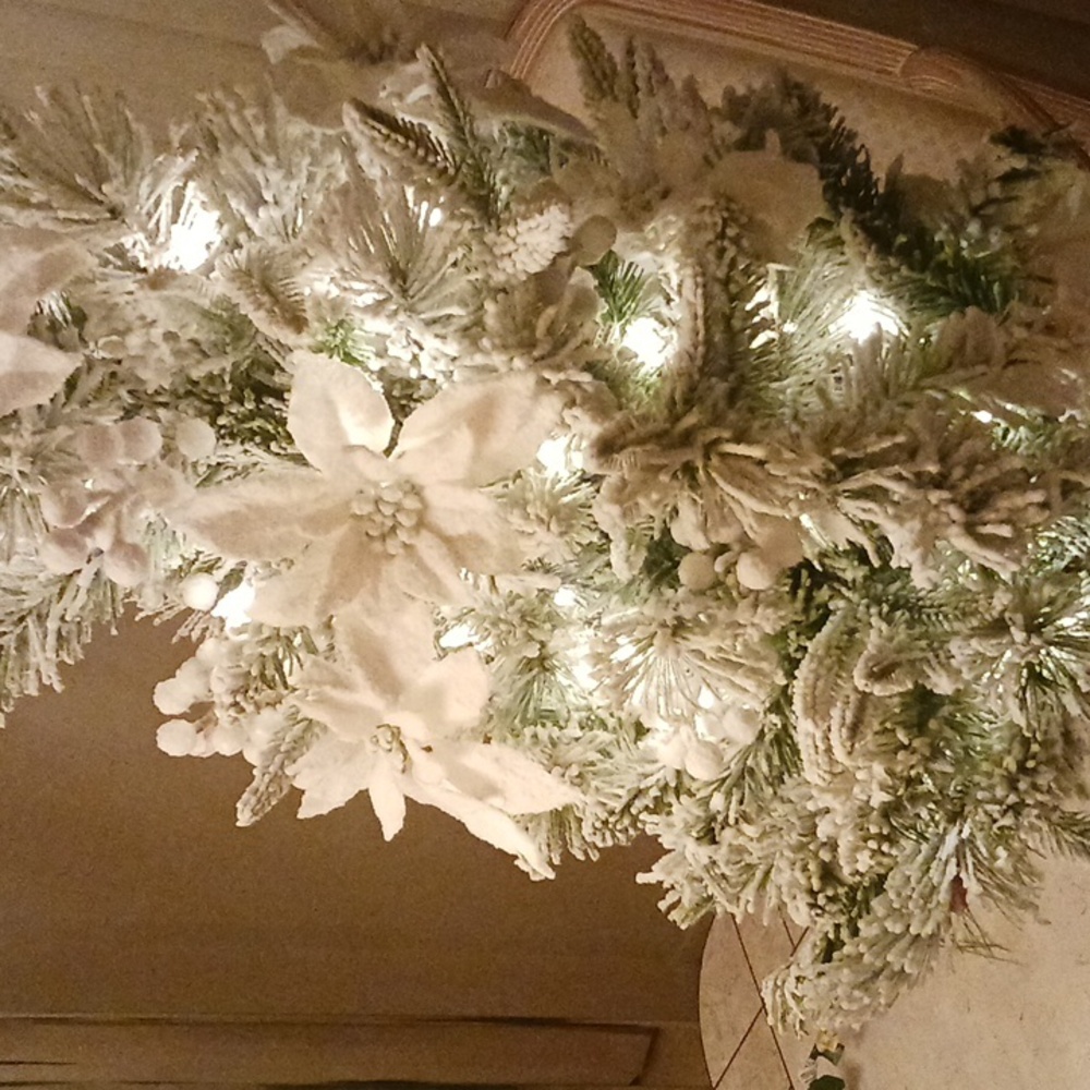 Lighted 3ft holiday Tree by Valeri Parhill/Qvc, plug-in,lightly flocked,,,NEW - Picture 2 of 12